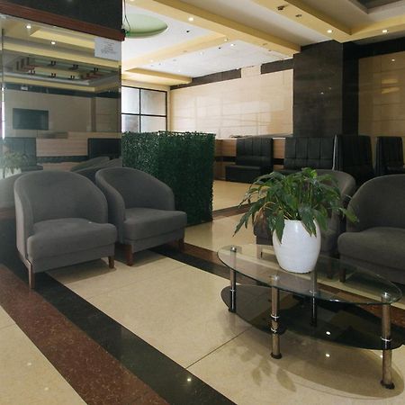 Reddoorz At Winter Hotel Araneta Quezon City Buitenkant foto