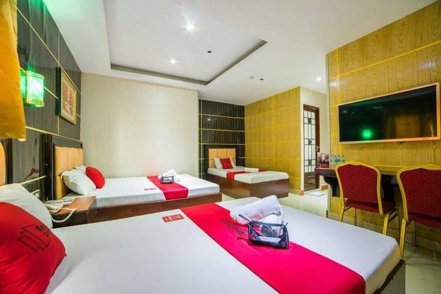 Reddoorz At Winter Hotel Araneta Quezon City Buitenkant foto