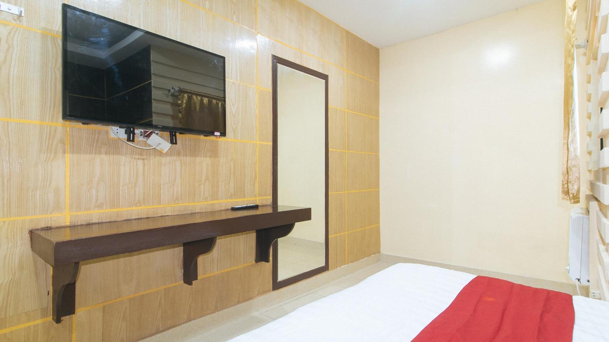 Reddoorz At Winter Hotel Araneta Quezon City Buitenkant foto